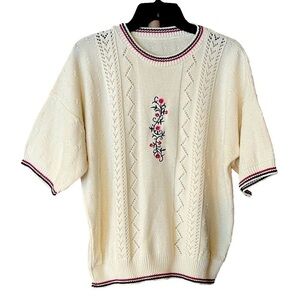 Vintage short sleeve sweater with floral embroidery and banded arms and waist
